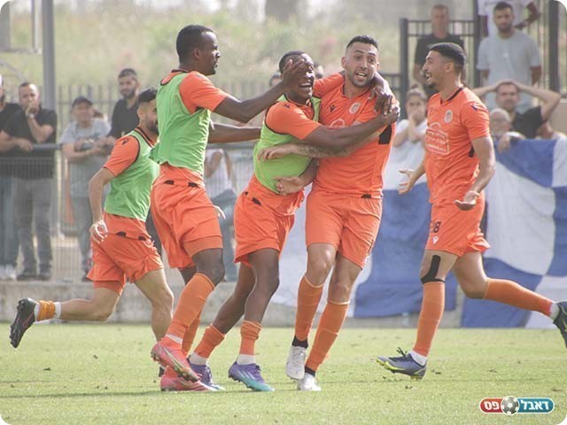 כובש שער הניצחון. אלבז (בן מלניק)